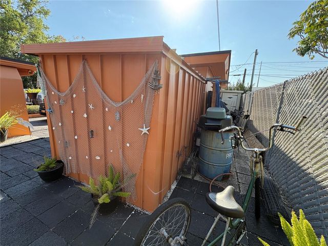 1705 N JEFFERSON AVENUE, Largo, FL 33770