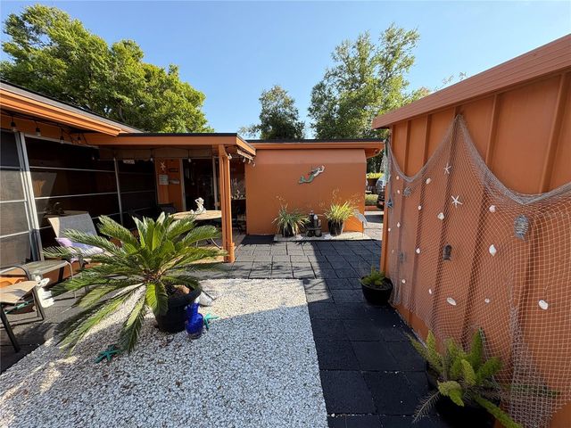 1705 N JEFFERSON AVENUE, Largo, FL 33770