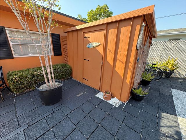 1705 N JEFFERSON AVENUE, Largo, FL 33770