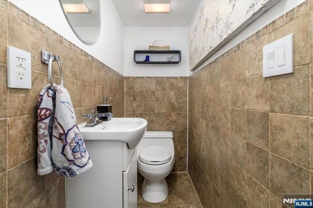 65 Lincoln Avenue, Rutherford, NJ 07070