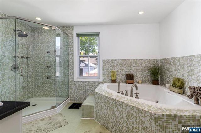 65 Lincoln Avenue, Rutherford, NJ 07070