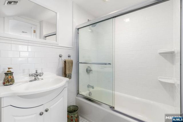 65 Lincoln Avenue, Rutherford, NJ 07070