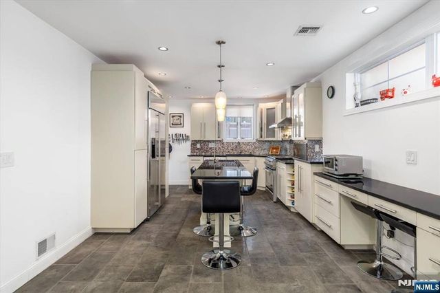 65 Lincoln Avenue, Rutherford, NJ 07070