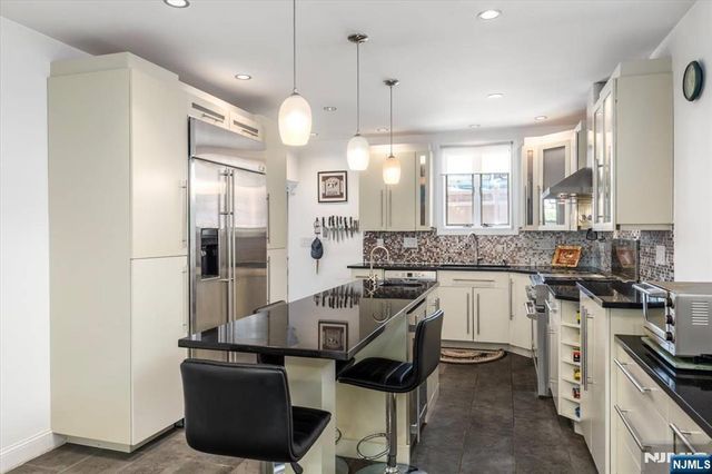 65 Lincoln Avenue, Rutherford, NJ 07070