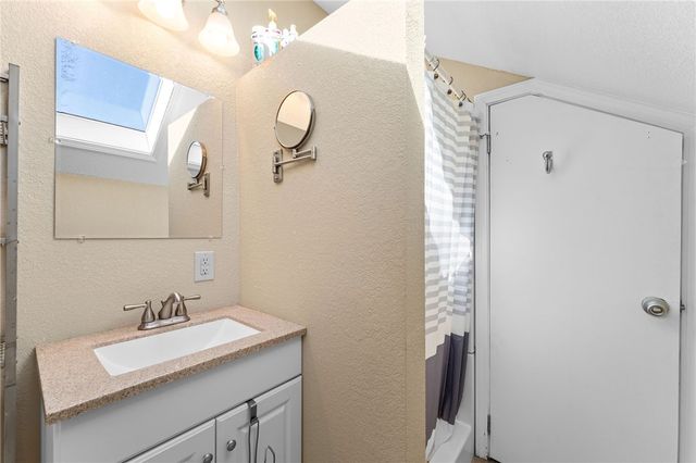 17003 Old Cricket Road, Omaha, AR 72662