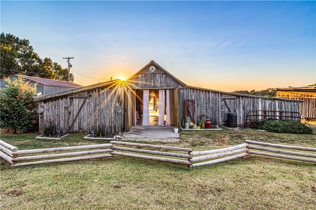 17003 Old Cricket Road, Omaha, AR 72662