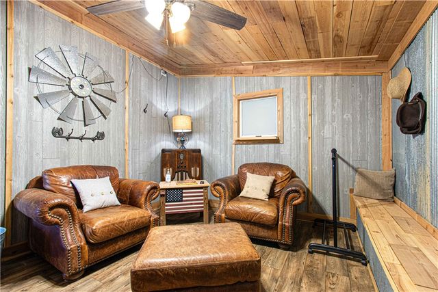 17003 Old Cricket Road, Omaha, AR 72662