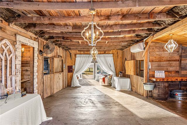 17003 Old Cricket Road, Omaha, AR 72662