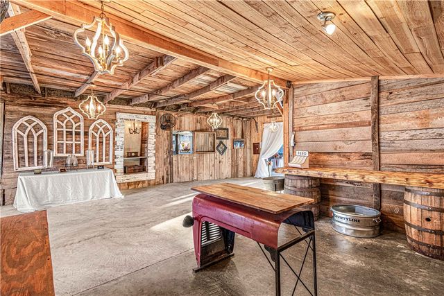 17003 Old Cricket Road, Omaha, AR 72662