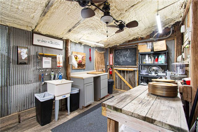 17003 Old Cricket Road, Omaha, AR 72662