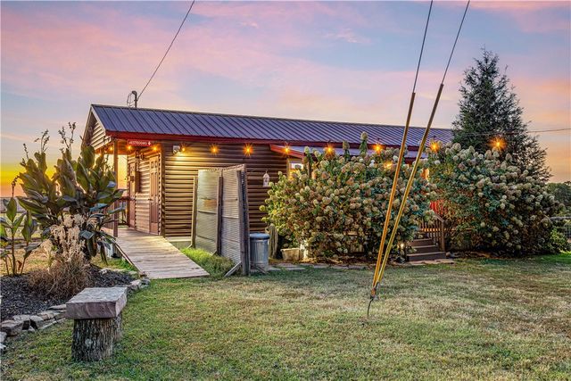 17003 Old Cricket Road, Omaha, AR 72662