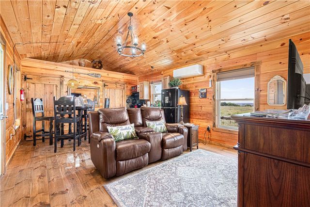 17003 Old Cricket Road, Omaha, AR 72662