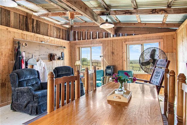 17003 Old Cricket Road, Omaha, AR 72662