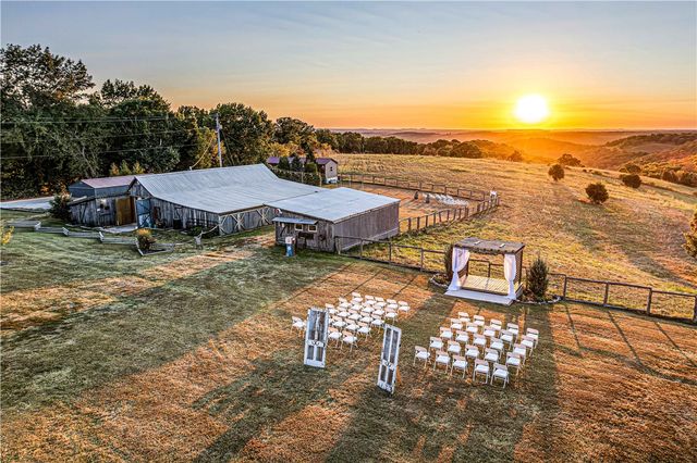 17003 Old Cricket Road, Omaha, AR 72662