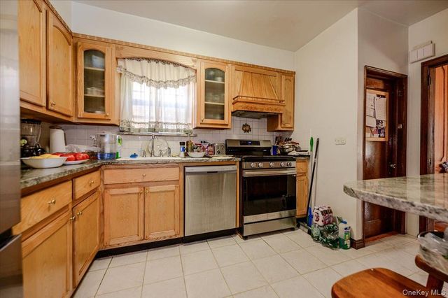 631 Kimball Avenue, Yonkers, NY 10704