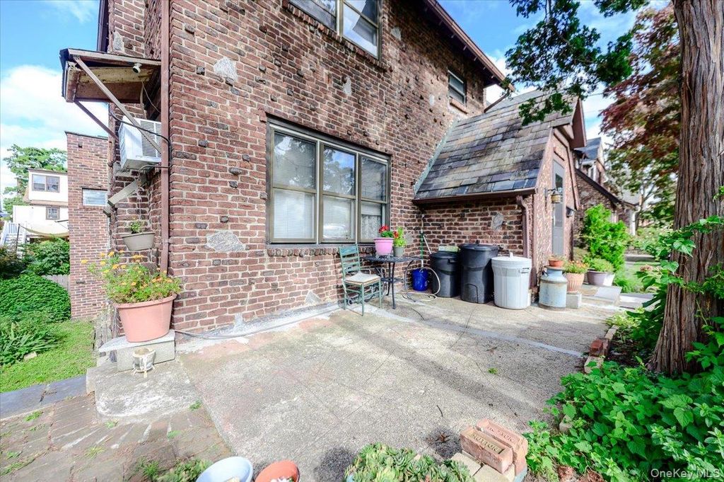 631 Kimball Avenue, Yonkers, NY 10704 — photo 2