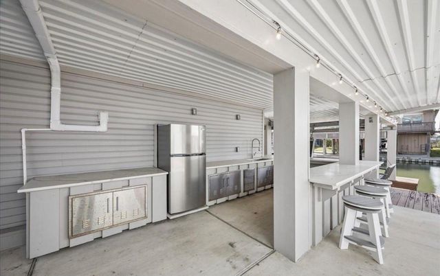 16533 Barbados Way, Jamaica Beach, TX 77554