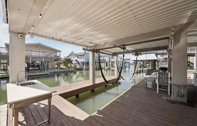 16533 Barbados Way, Jamaica Beach, TX 77554