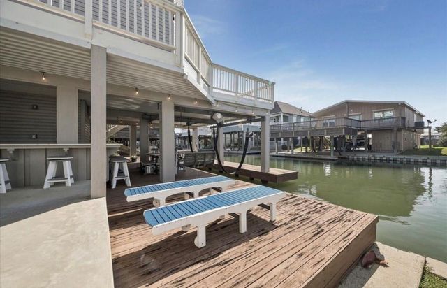 16533 Barbados Way, Jamaica Beach, TX 77554