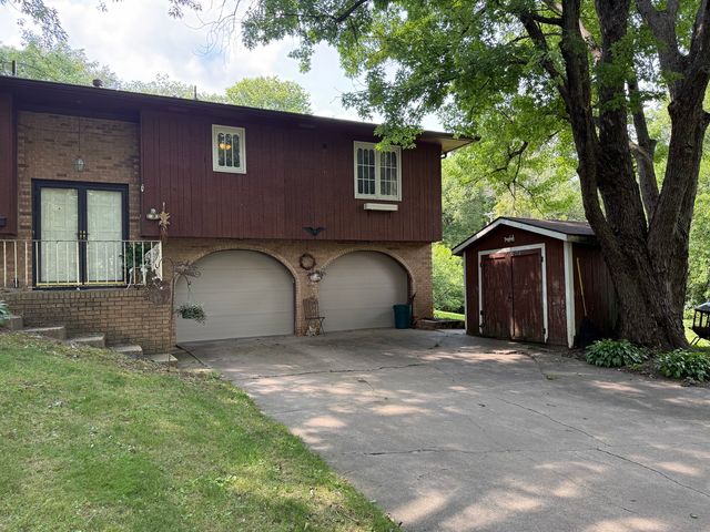 28 Crestview Drive, Geneseo, IL 61254