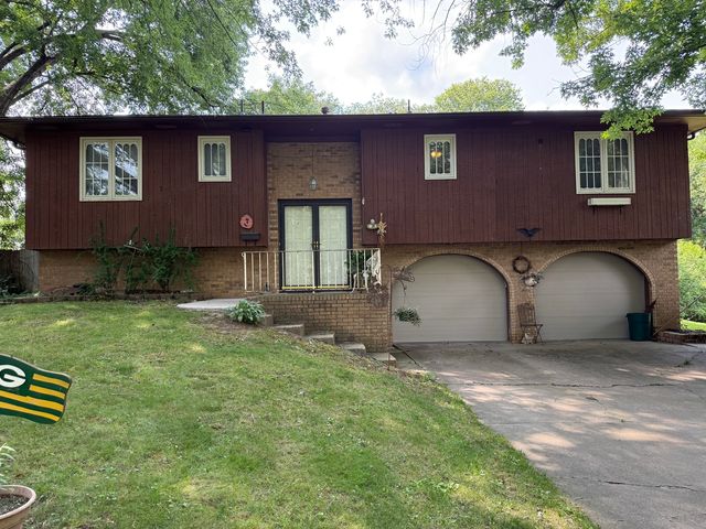 28 Crestview Drive, Geneseo, IL 61254