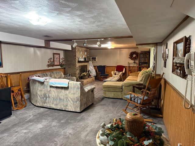 28 Crestview Drive, Geneseo, IL 61254