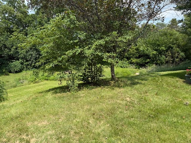 28 Crestview Drive, Geneseo, IL 61254