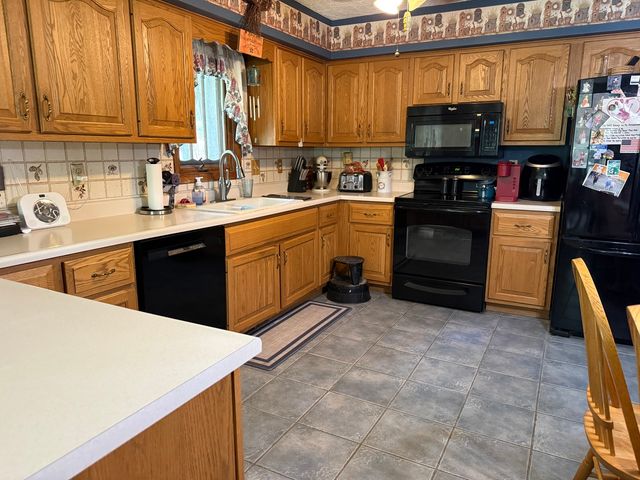 28 Crestview Drive, Geneseo, IL 61254