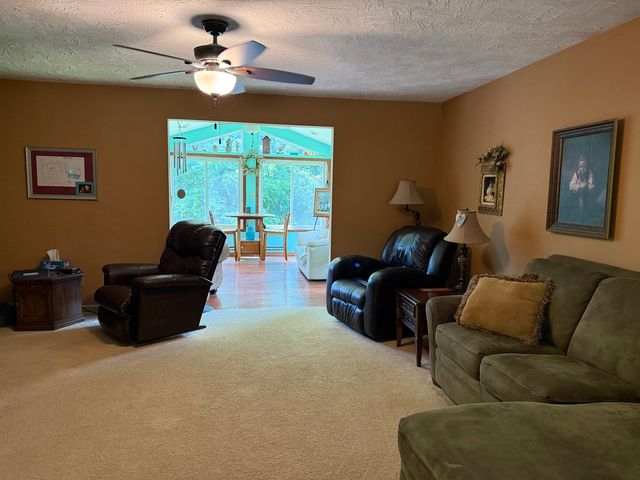 28 Crestview Drive, Geneseo, IL 61254