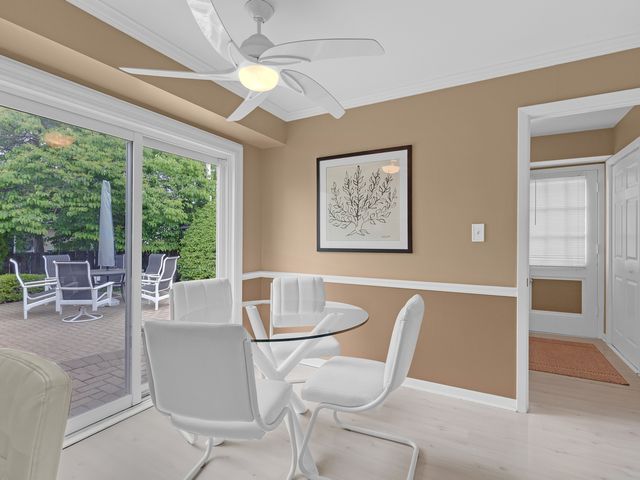 5 Knight Hill Lane, Buffalo Grove, IL 60089