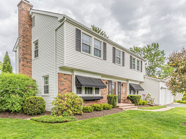 5 Knight Hill Lane, Buffalo Grove, IL 60089