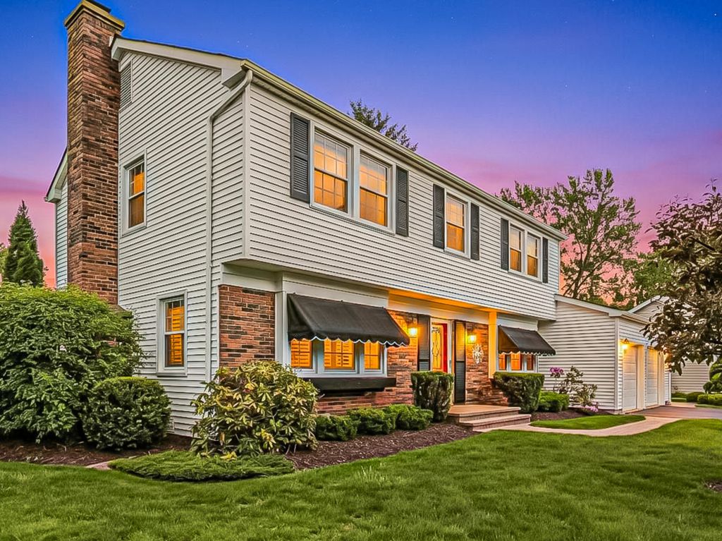 5 Knight Hill Lane, Buffalo Grove, IL 60089
