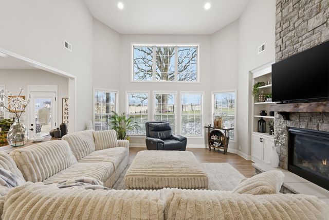 163 Dunmore Lane, Georgetown, KY 40324