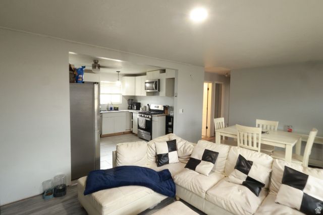 6614 W KING VALLEY DR, West Valley City, UT 84128