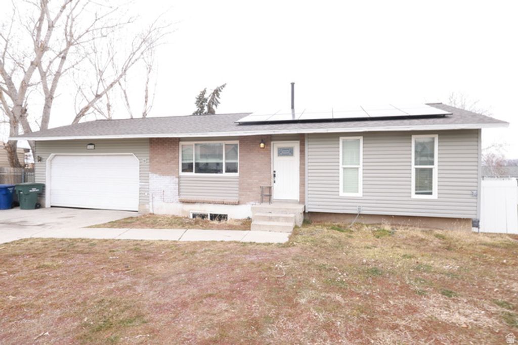 6614 W KING VALLEY DR, West Valley City, UT 84128