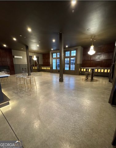 118 Oak Crescent Circle, Clayton, GA 30525