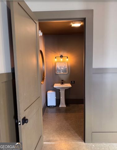 118 Oak Crescent Circle, Clayton, GA 30525