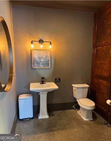 118 Oak Crescent Circle, Clayton, GA 30525