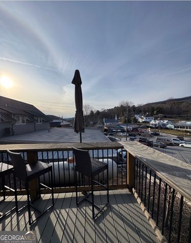 118 Oak Crescent Circle, Clayton, GA 30525