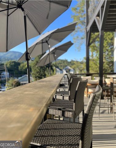 118 Oak Crescent Circle, Clayton, GA 30525