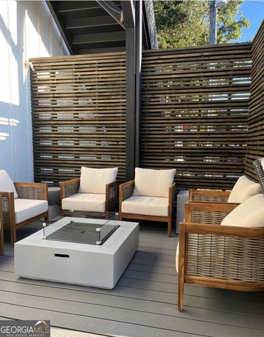 118 Oak Crescent Circle, Clayton, GA 30525