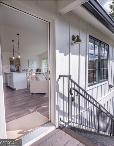 118 Oak Crescent Circle, Clayton, GA 30525