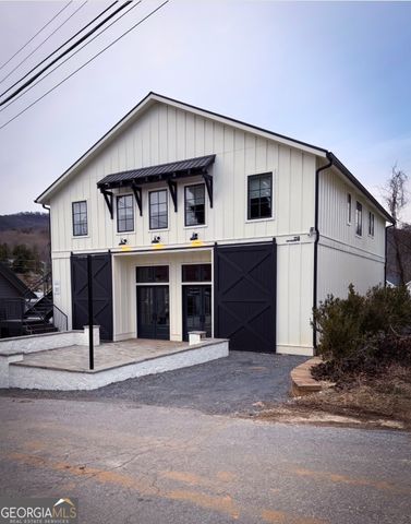 118 Oak Crescent Circle, Clayton, GA 30525