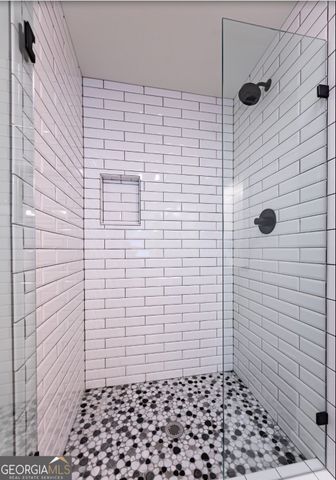 118 Oak Crescent Circle, Clayton, GA 30525