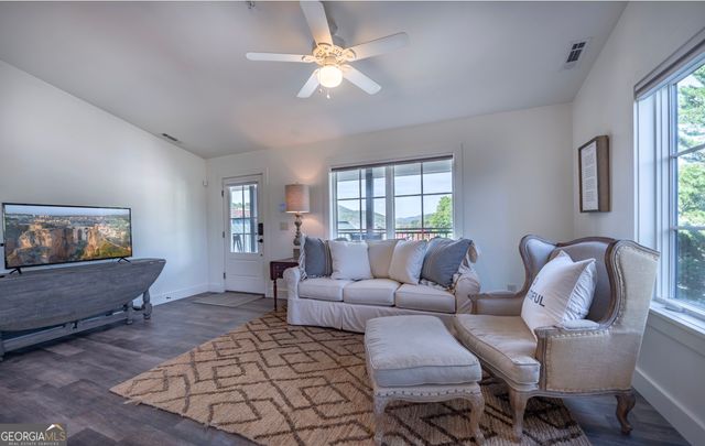 118 Oak Crescent Circle, Clayton, GA 30525