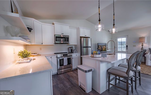 118 Oak Crescent Circle, Clayton, GA 30525