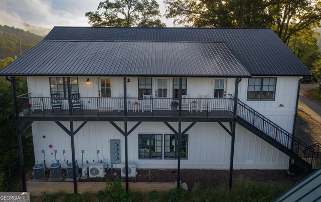 118 Oak Crescent Circle, Clayton, GA 30525