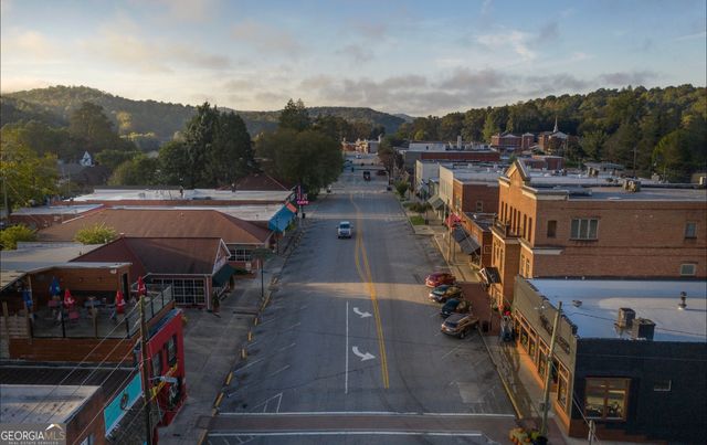 118 Oak Crescent Circle, Clayton, GA 30525