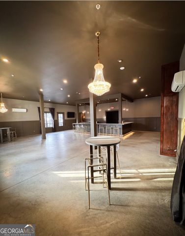 118 Oak Crescent Circle, Clayton, GA 30525