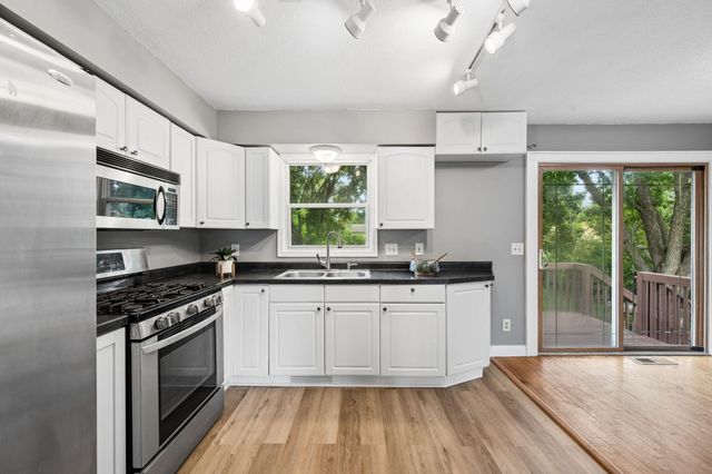 1613 Lyn Curve Avenue N, Minneapolis, MN 55411